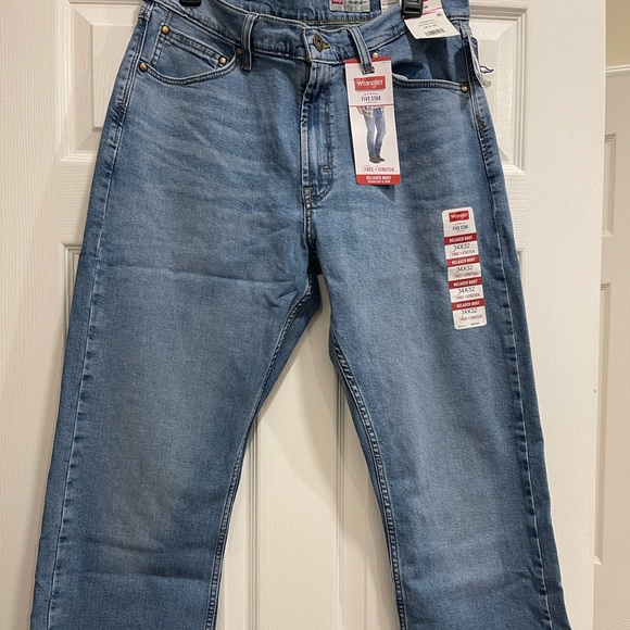 New Wrangler Five Star Relaxed To Regular Boot Fit Jeans - Picture 1 of 13